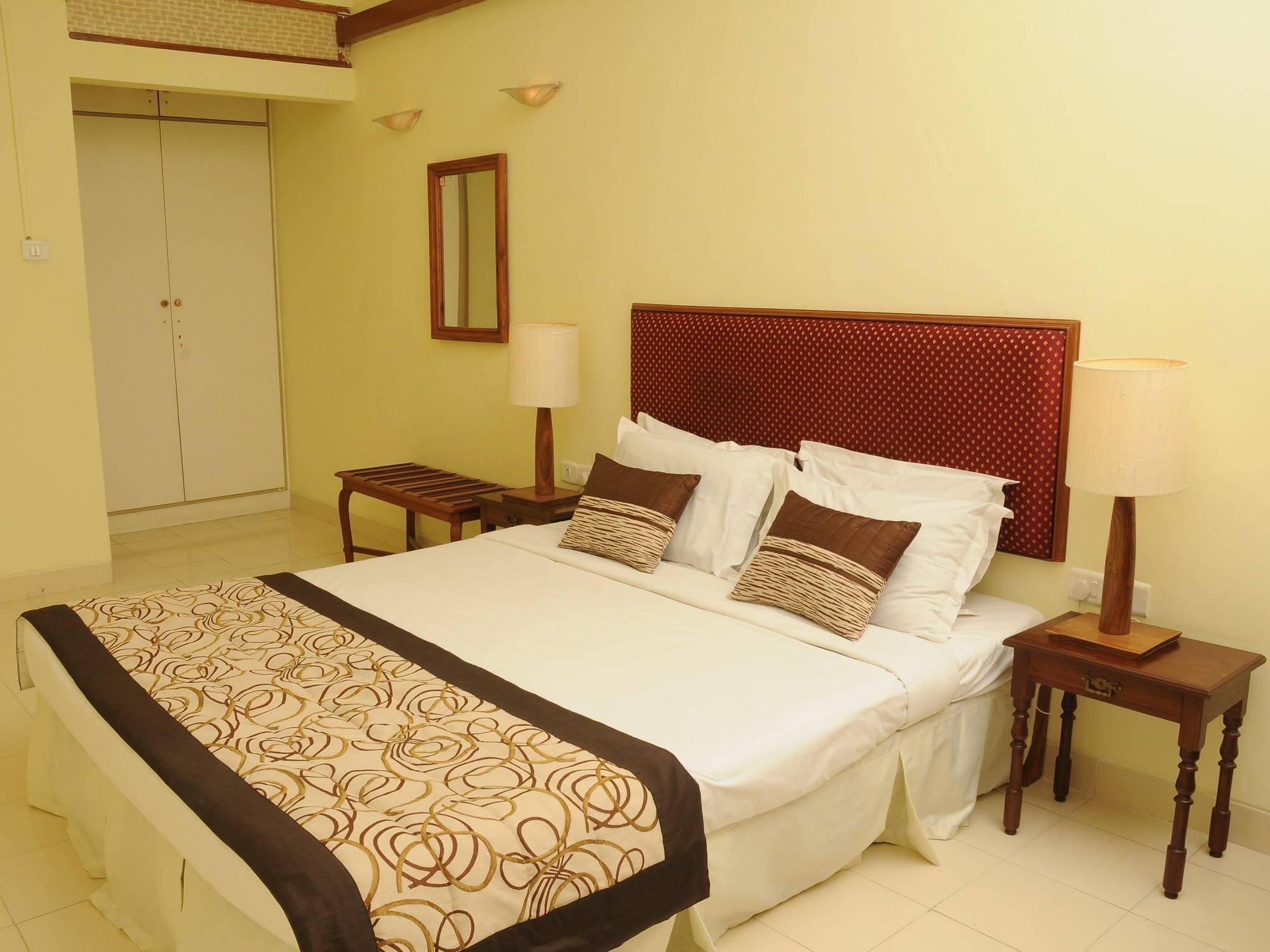 Executive Comfort Alwarpet Chennai Exterior foto